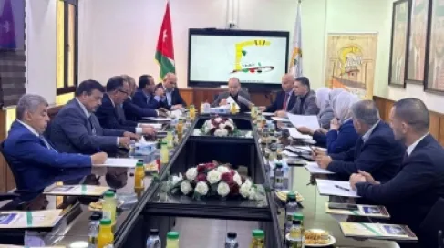 المصري يلتقي رؤساء لجان بلديات البلقاء والزرقاء ويؤكد أهمية الاستعداد للصيف