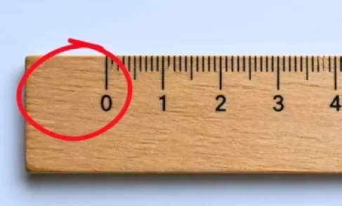 لماذا توجد مسافة قبل الصفر على المسطرة؟