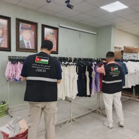 بنك الملابس الخيري ينهي صالته المتنقلة في لواء دير علا ويخدم 1880 فردا