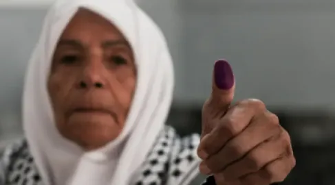 وسط غياب رسمي لحماس: ماذا نعرف عن الانتخابات المحلية في الضفة الغربية وغزة؟