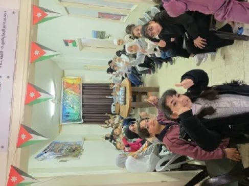 كلية الصيدلة في جامعة الزيتونة الأردنية تنظم زيارة إنسانية إلى مركز نبع الإيمان للأيتام