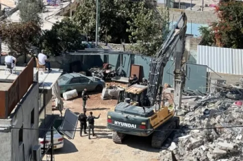 الاحتلال يضيّق الخناق على بلدة سلوان بعرقلة زيارتها