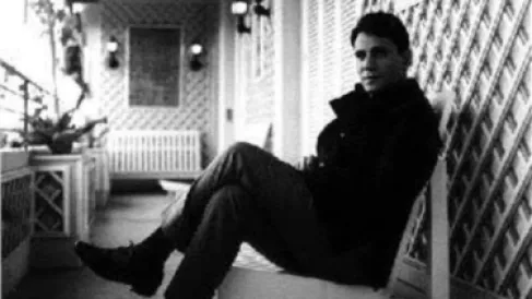 أسرة العندليب تطالب بعمل يوثق حياته على غرار فيلم مايكل جاكسون