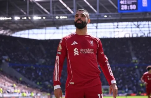 هل يلعب صلاح إلى جوار رونالدو في السعودية؟