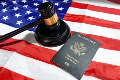 بخلاف رغبة ترمب .. الأميركيون يدعمون نيل الجنسية بالولادة