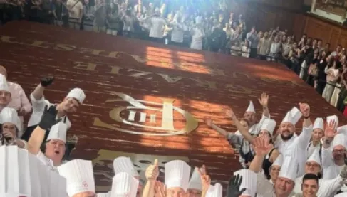 With 100 chefs and 3000 eggs... London sets the record for the world's longest tiramisu