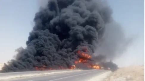 الأمن العام: خطأ مروري وراء احتراق صهريج و3 شاحنات على الصحراوي
