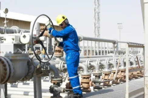 رويترز: صفقة خط أنابيب نفط بالكويت تجذب بنكا أمريكيا رغم الحرب