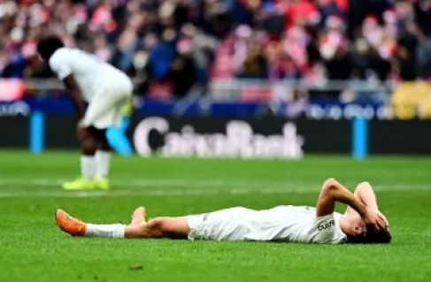 من توتنهام إلى إشبيلية.. 8 أندية كبيرة تواجه خطر الهبوط هذا الموسم