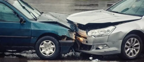 صدمة بعد 7 سنوات ...  حادث بسيط يقود أردنياً للسجن وغرامة 18 ألف دينار