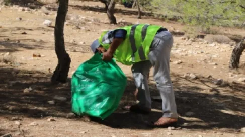 المصري: خطط لخصخصة قطاع النفايات في البلديات