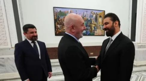 العراق: ما أبرز التحديات التي يواجهها الزيدي بعد تعيينه رئيسا للوزراء؟