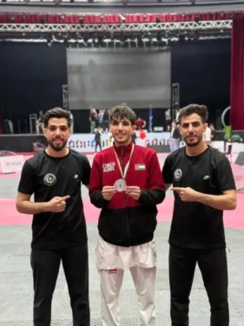 البطل الدولي خالد فحماوي يحقق الميدالية الفضية في بطولة اتحاد الجامعات الأردنية للتايكواندو