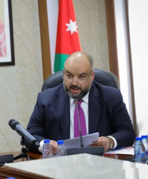 الخشمان يخرج عن مألوف التهاني في عيد العمال : نحيّي السواعد العاملة وننحاز لمن ينتظرون فرصة كريمة