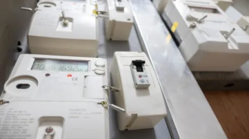 تحديد تعرفة فرق أسعار الوقود في فاتورة الكهرباء لآيار بقيمة 