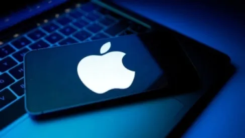 أبل تتراجع عن مشروع آيباد القابل للطي