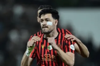 أحمد خالدي يحتفل بهدفه في شباك أولمبيك آسفي المغربي