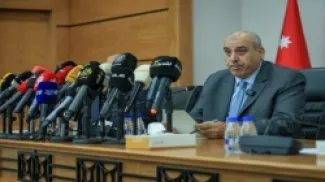 رئيس مجلس النواب مازن القاضي خلال إيجاز صحفي