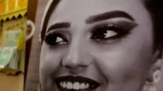 لقيت عواطف حتفها مع ست شابات أخريات، إثر حريق اندلع في أبريل/نيسان داخل مصنع أحذية غير مرخص