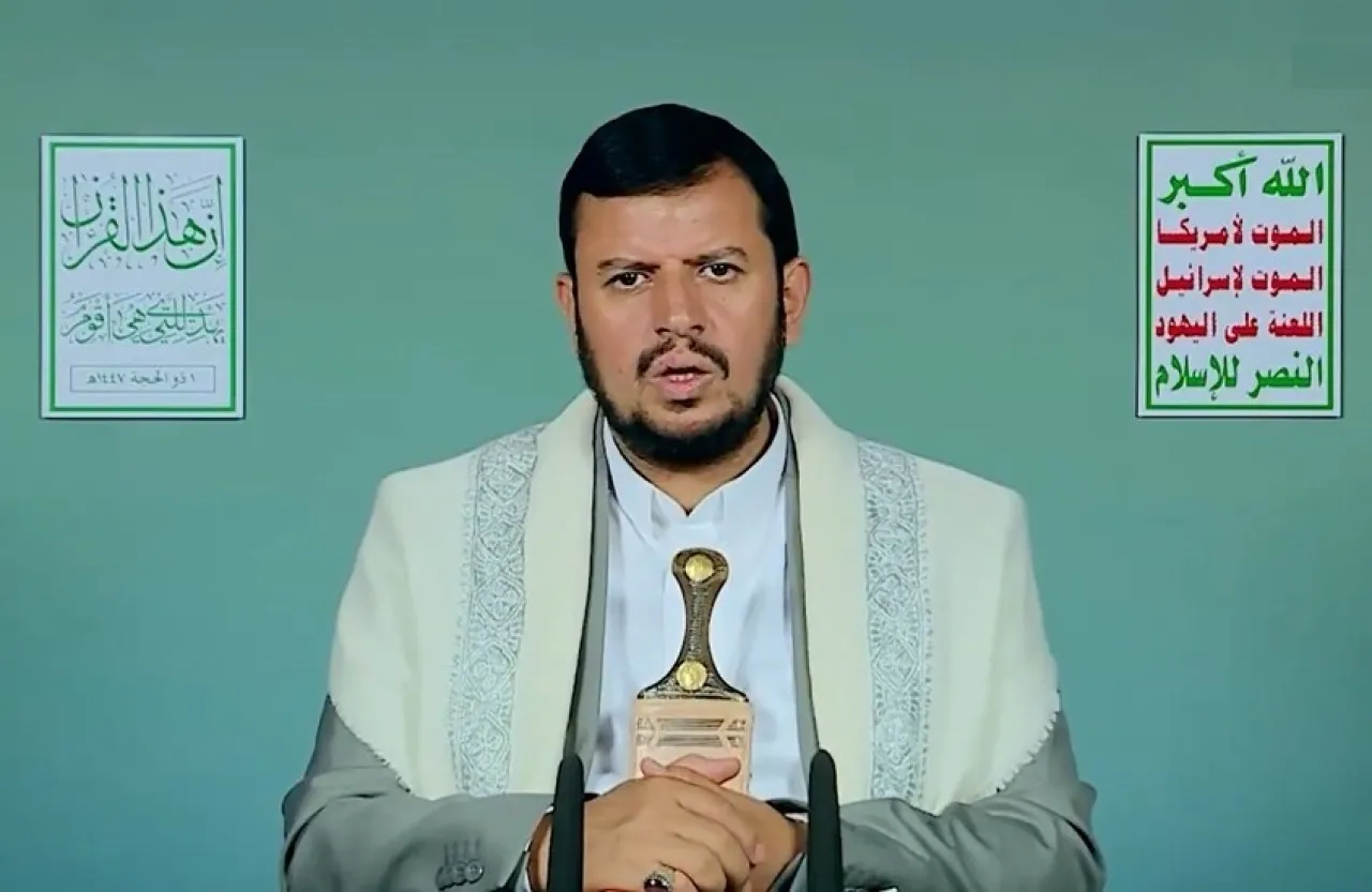 عاجل زعيم الحوثيين: جاهزون عسكريا لأي تصعيد أميركي ضد إيران 