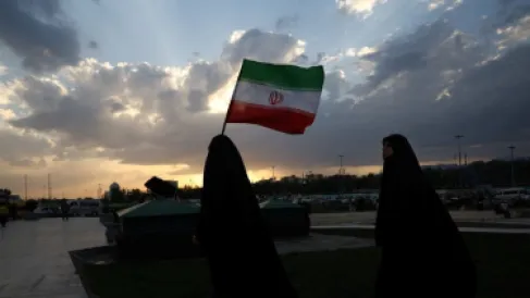 دفاعات إيران الجوية تتصدى لطائرات صغيرة ومسيّرات في أجواء طهران