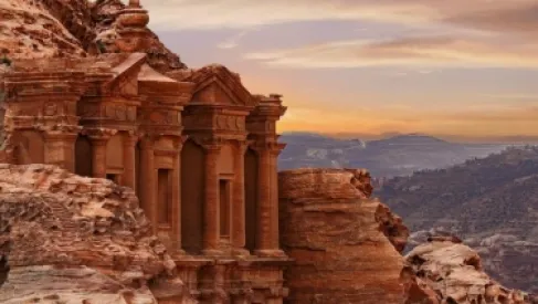 3500 أردني زاروا البترا عبر برنامج أردننا جنة الخميس