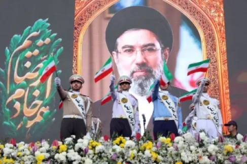 Mojtaba Calls on Iranians to Stand Firm in the (Economic Jihad Arena)