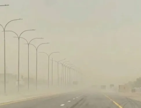 الصورة من الطريق الصحراوي ظهر اليوم
