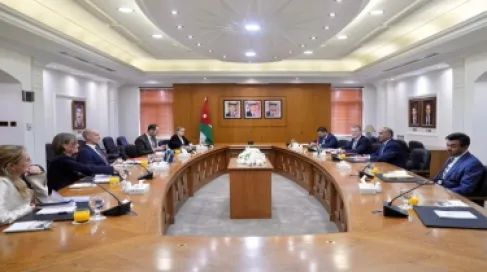 الأمين العام لوزارة الخارجية ضيف الله الفايز خلال مباحثات مع المدير العام للشؤون الدولية في وزارة الشؤون الخارجية السويدية ميكائيل ليندفال