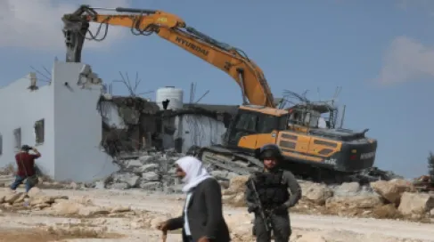الاحتلال الإسرائيلي يهدم منزلا شمالي القدس