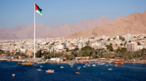 اتفاقية لاستئجار باخرة تغييز عائمة في العقبة لتعزيز أمن إمدادات الغاز في الأردن
