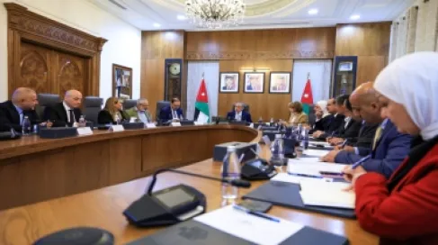 رئيس الوزراء يترأس الاجتماع الأول لمجلس أمناء الأكاديمية الأردنية للإدارة الحكومية