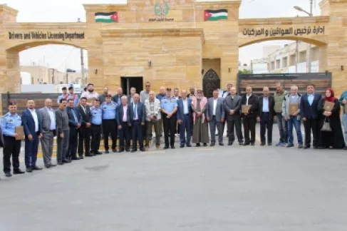 الامن يكرم سائقين حافظوا على سجلهم المروري خالٍ من المخالفات