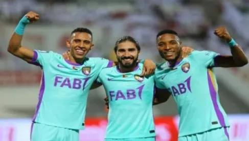 توج بلقبه الـ15.. العين يتوج بالدوري الإماراتي