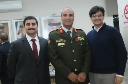 اللواء الخوالدة يستقبل المهنئين بترفيعه وإحالته للتقاعد