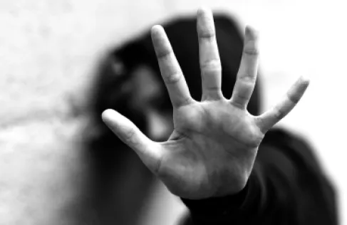اتهام لاعبة كرة  قدم صاعدة باغتصاب مراهق عدة مرات