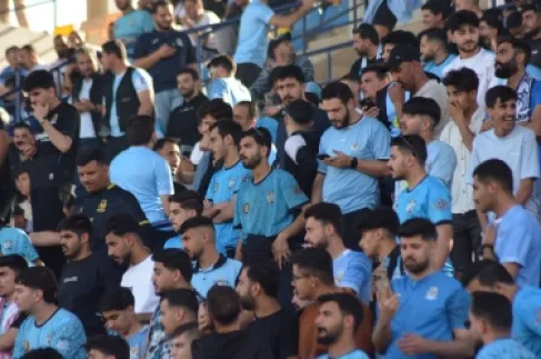 توافد جماهيري مبكر وأجواء حماسية في إربد قبيل مباراة الحسين والفيصلي