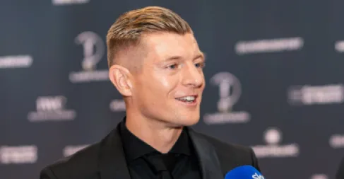 توني كروس يضرب ريال مدريد من قناة باريس