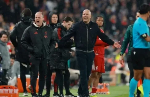 (صلاح لا يكذب).. ردود جماهير ليفربول تجاه سلوت بعد تعادل ليفربول
