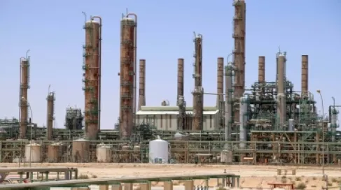 ليبيا.. عودة الهدوء تمهد لاستئناف العمل بمصفاة الزاوية