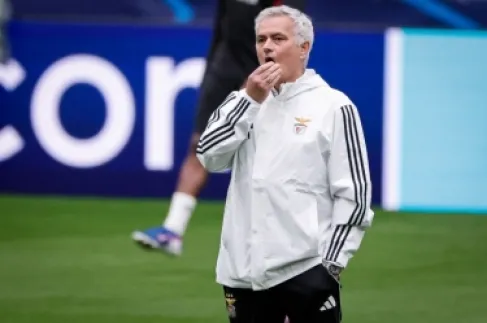 مورينيو يكسر الصمت بشأن عودته لمدريد