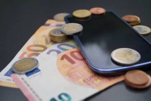حرب إيران تشعل أسعار الهواتف الذكية