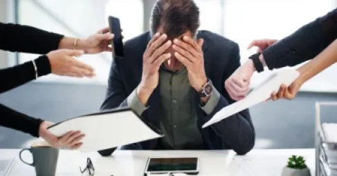 لا تستعجل الاستقالة.. هكذا تتأقلم مع مديرك الجديد