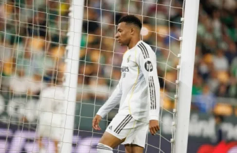 ما الذي يحدث مع مبابي في ريال مدريد بعد أحداث الكلاسيكو؟