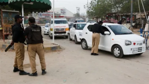 باكستان: مقتل 12 شرطياً في هجوم بسيارة مفخخة