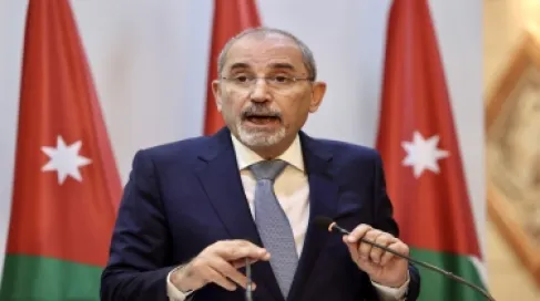 الصفدي يبحث مع نظيريه القطري والتركي تطورات الإقليم وجهود وقف التصعيد