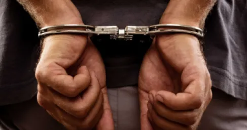 ضبط شخص ( يحمل سيرة مرضية نفسية ) قتل والدته بجنوب عمان