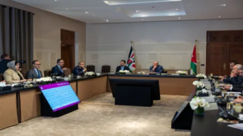 الملك يؤكد أهمية ترسيخ مكانة الأردن مركزا صناعيا إقليميا