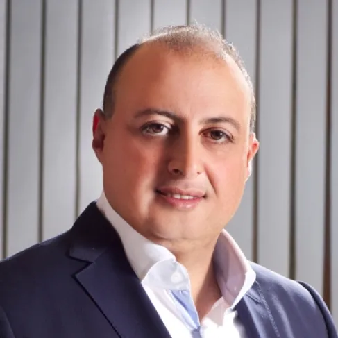 من يتوقف عن التعلّم… يتجاوزه الزمن