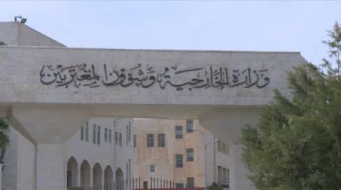 بعد استضافة عمّان للمفاوضات.. الأردن يرحّب باتفاق للإفراج عن 1600 محتجز يمني